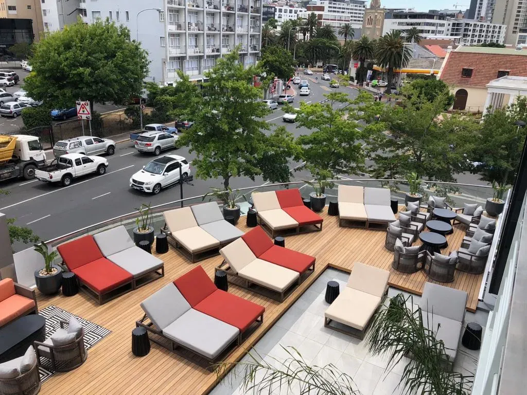 Gara commercial deck