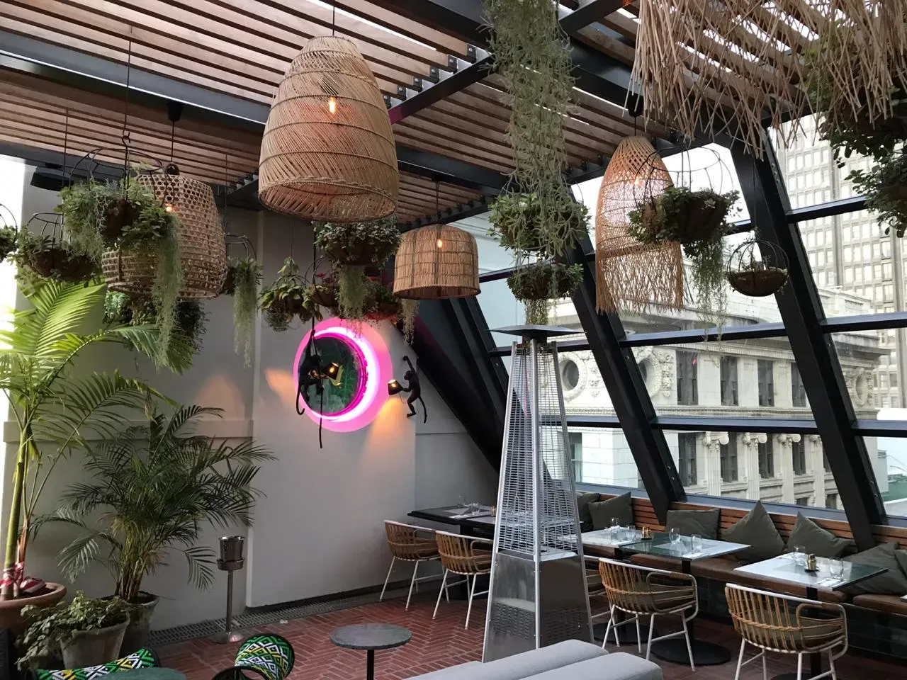 Gara commercial deck